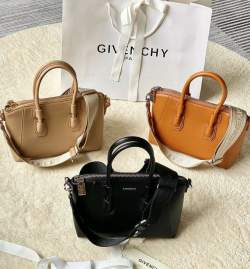 Picture of Givenchy Handbags _SKUfw240169683fw